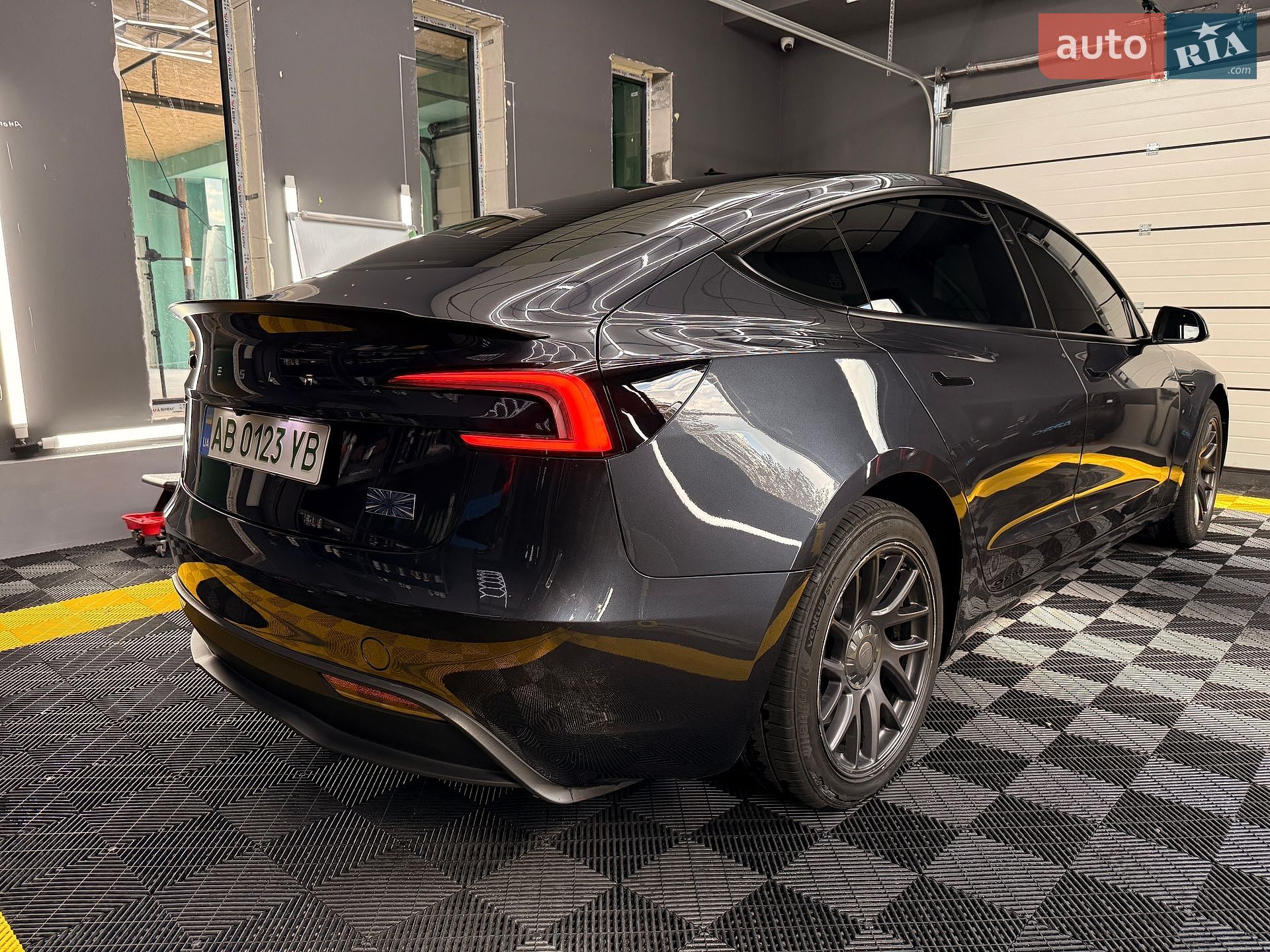 Tesla Model 3 2025 VIN 5YJ3E1EA6SF021557 фото оголошення 19 з 78