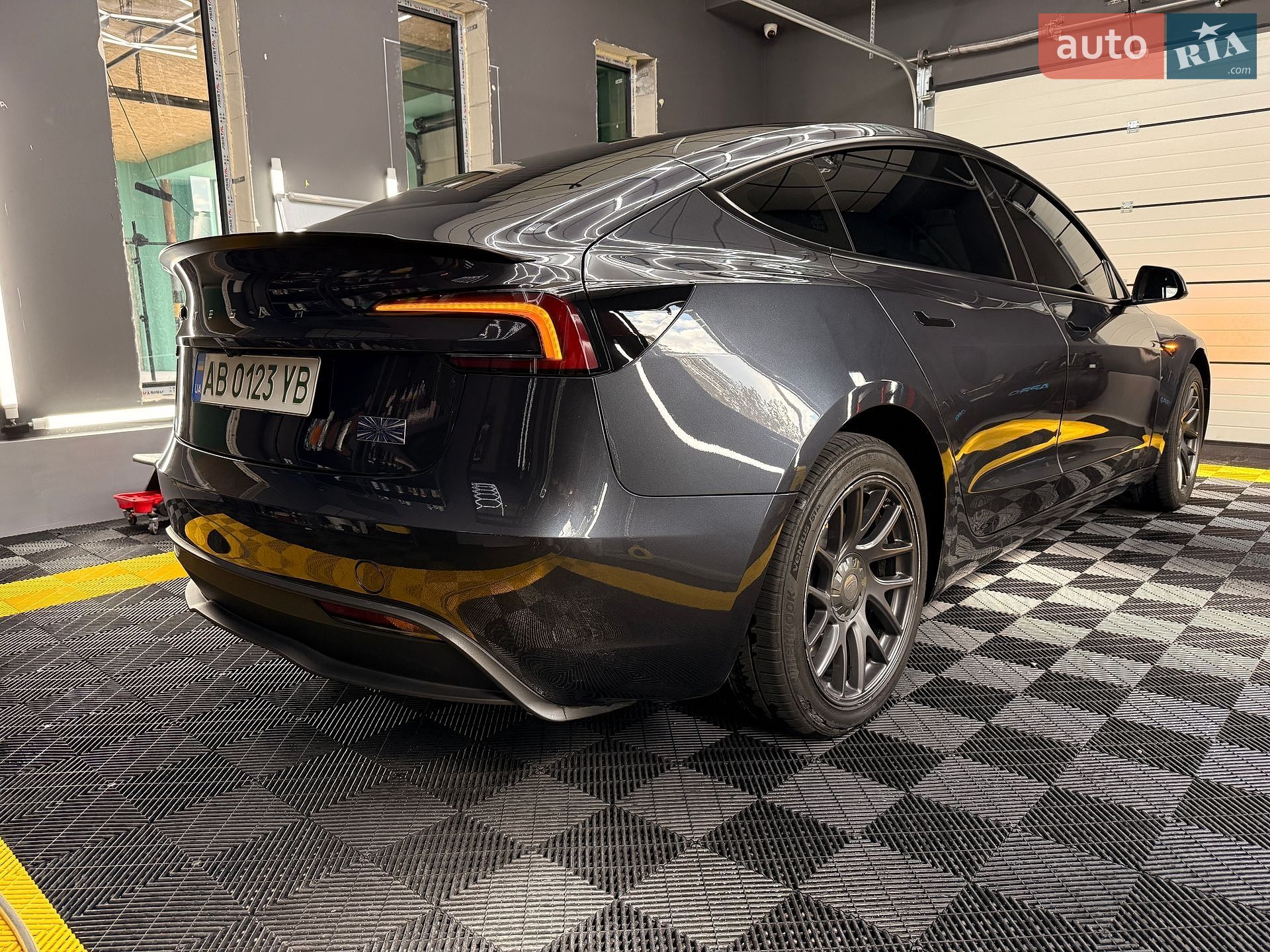 Tesla Model 3 2025 VIN 5YJ3E1EA6SF021557 фото оголошення 20 з 78