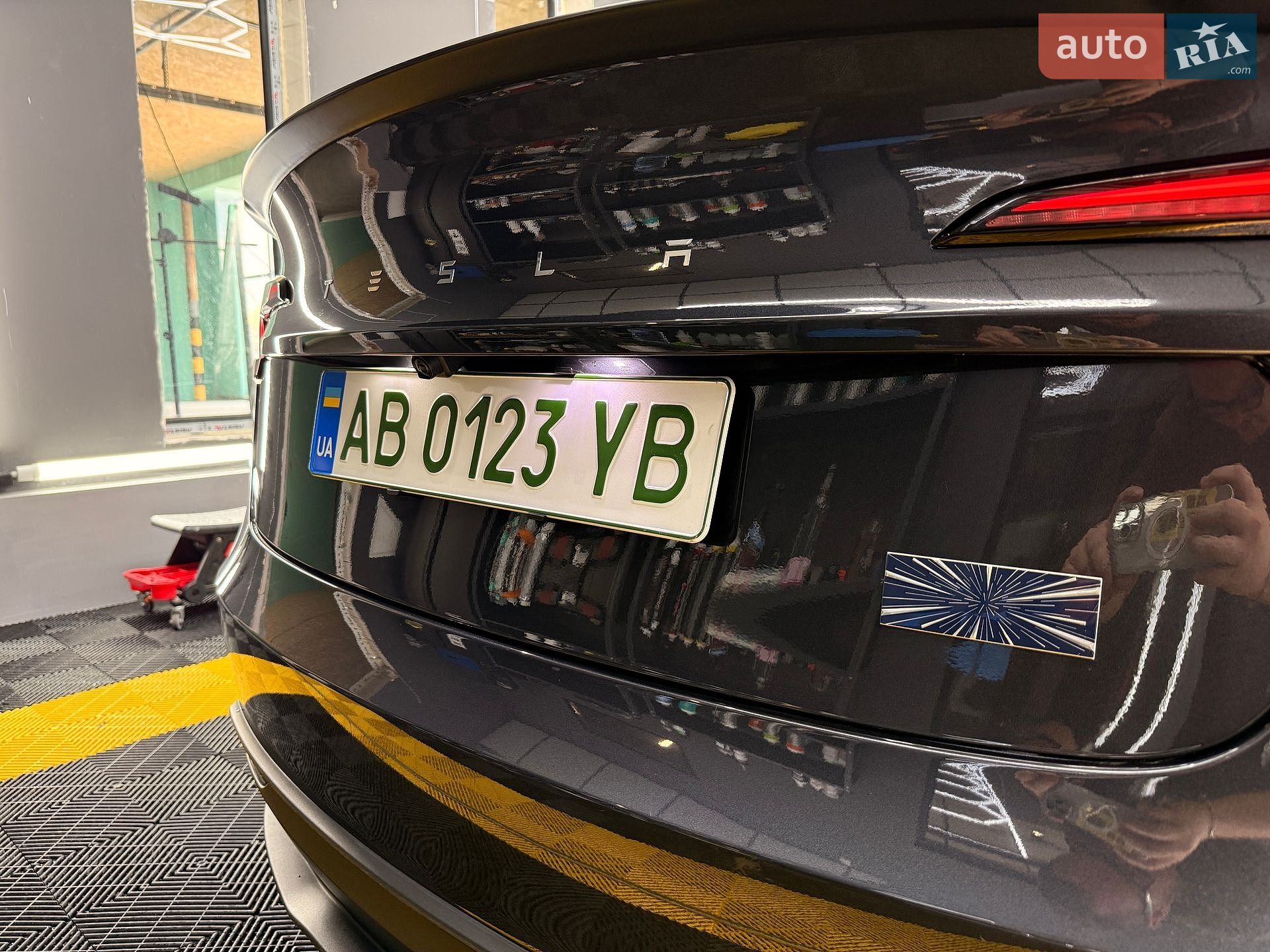 Tesla Model 3 2025 VIN 5YJ3E1EA6SF021557 фото оголошення 28 з 78