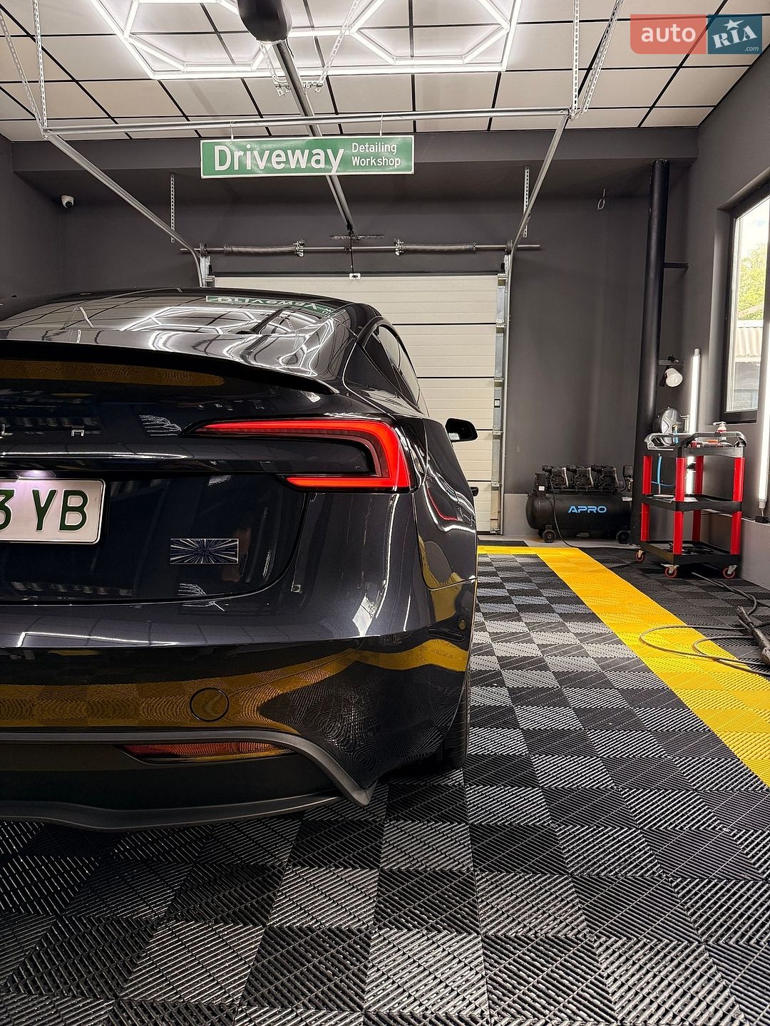 Tesla Model 3 2025 VIN 5YJ3E1EA6SF021557 фото оголошення 23 з 78