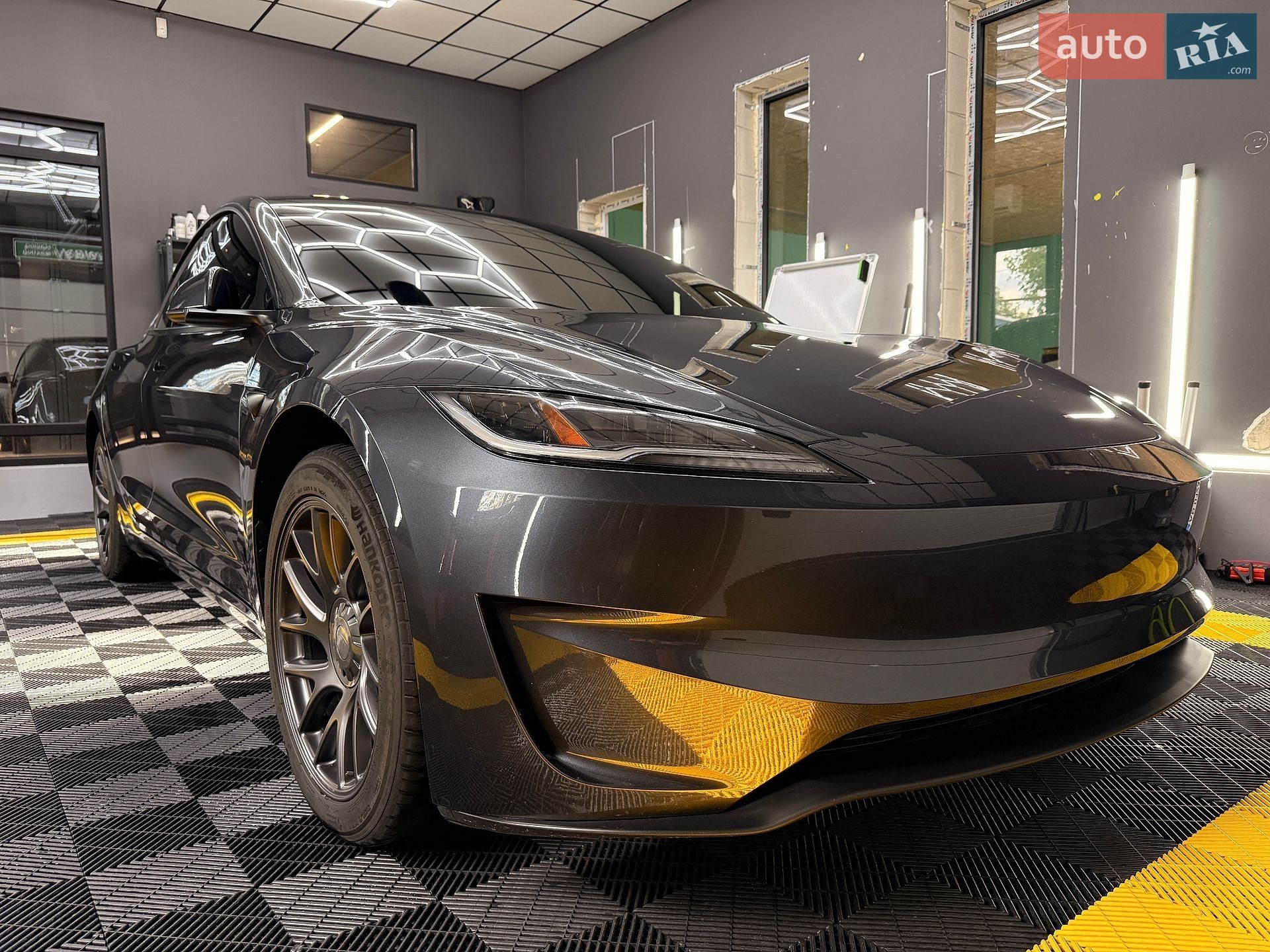 Tesla Model 3 2025 VIN 5YJ3E1EA6SF021557 фото оголошення 10 з 78
