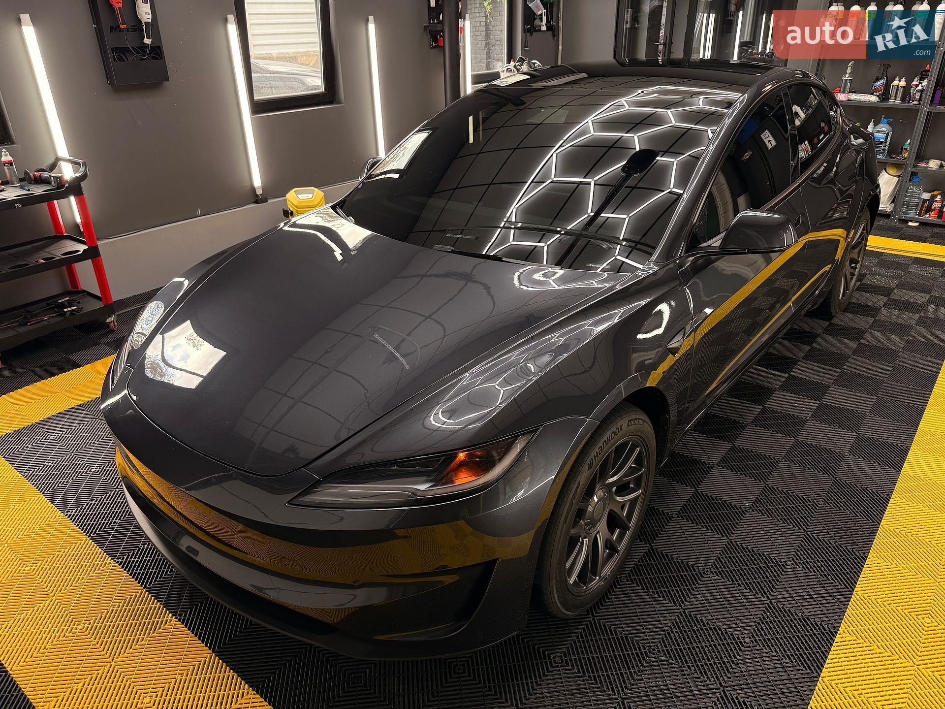 Tesla Model 3 2025 VIN 5YJ3E1EA6SF021557 фото оголошення 16 з 78