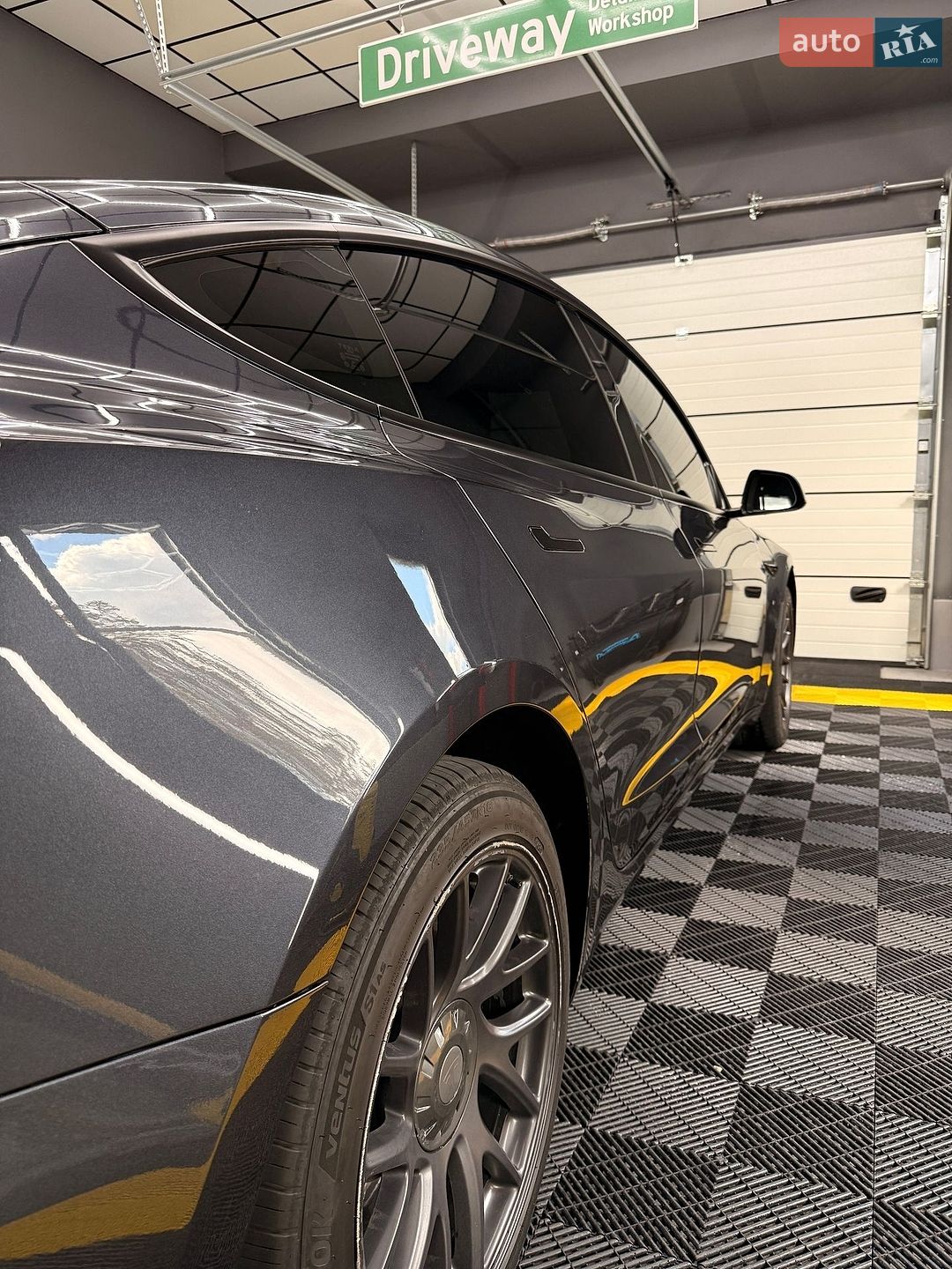 Tesla Model 3 2025 VIN 5YJ3E1EA6SF021557 фото оголошення 37 з 78