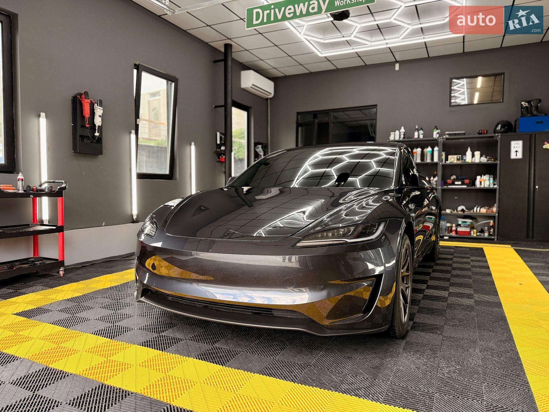 Tesla Model 3 2025 VIN 5YJ3E1EA6SF021557 фото оголошення 14 з 78