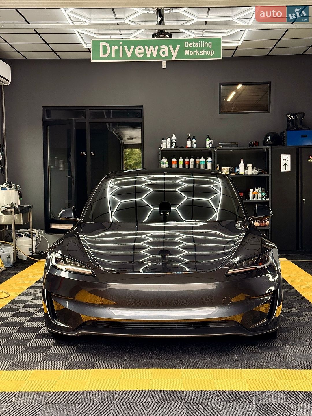 Tesla Model 3 2025 VIN 5YJ3E1EA6SF021557 фото оголошення 12 з 78