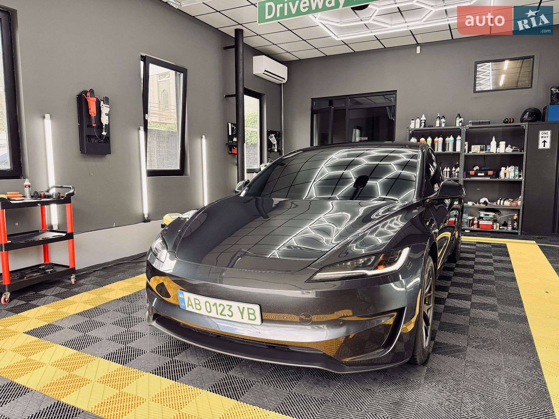 Tesla Model 3 2025 VIN 5YJ3E1EA6SF021557 фото оголошення 11 з 78