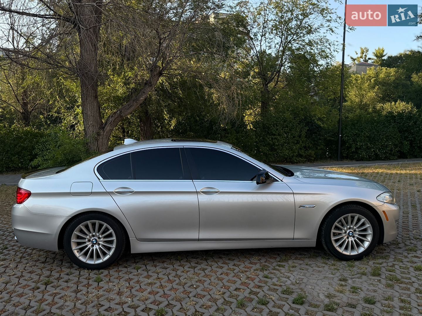 BMW 5 Series 2011 VIN WBAFR7C54CC809226 фото оголошення 4 з 33