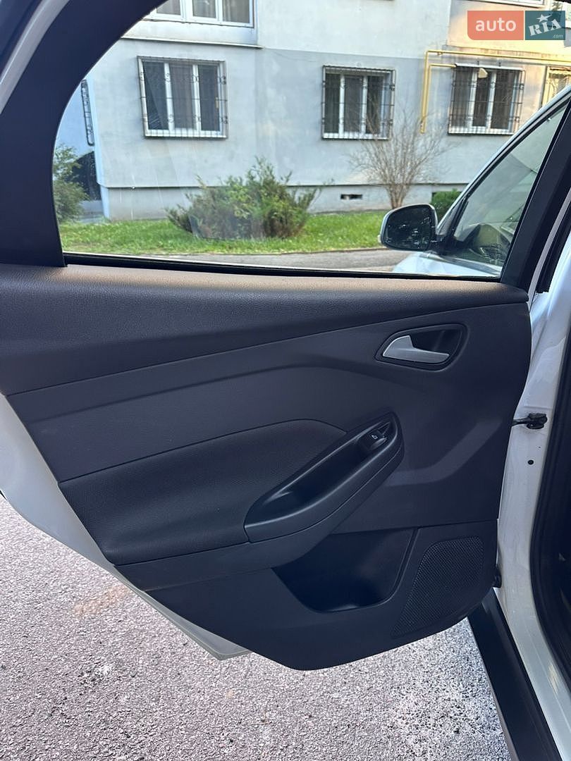 Ford Focus 2012 VIN WF0KXXGCBKCB49520 фото оголошення 19 з 29