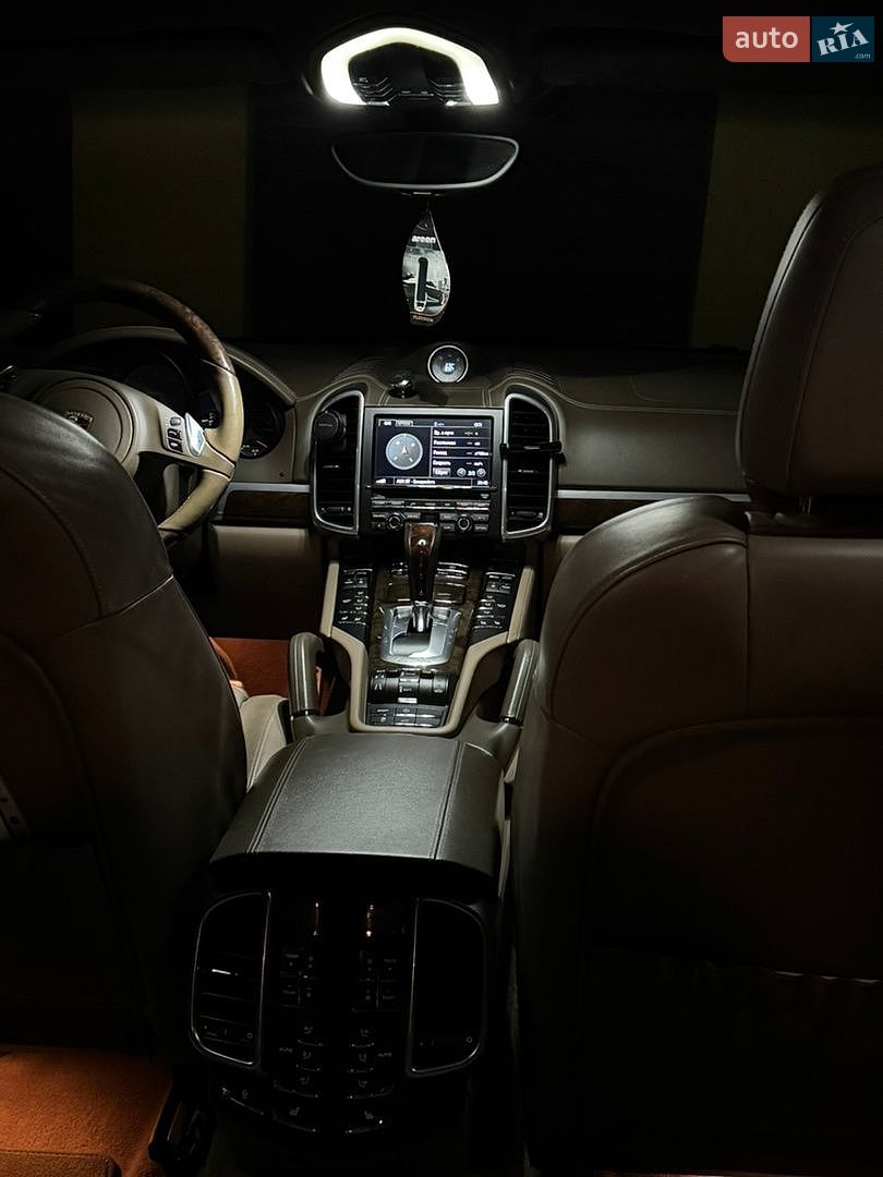 Porsche Cayenne 2012 VIN WP1ZZZ92ZCLA49147 фото оголошення 17 з 17