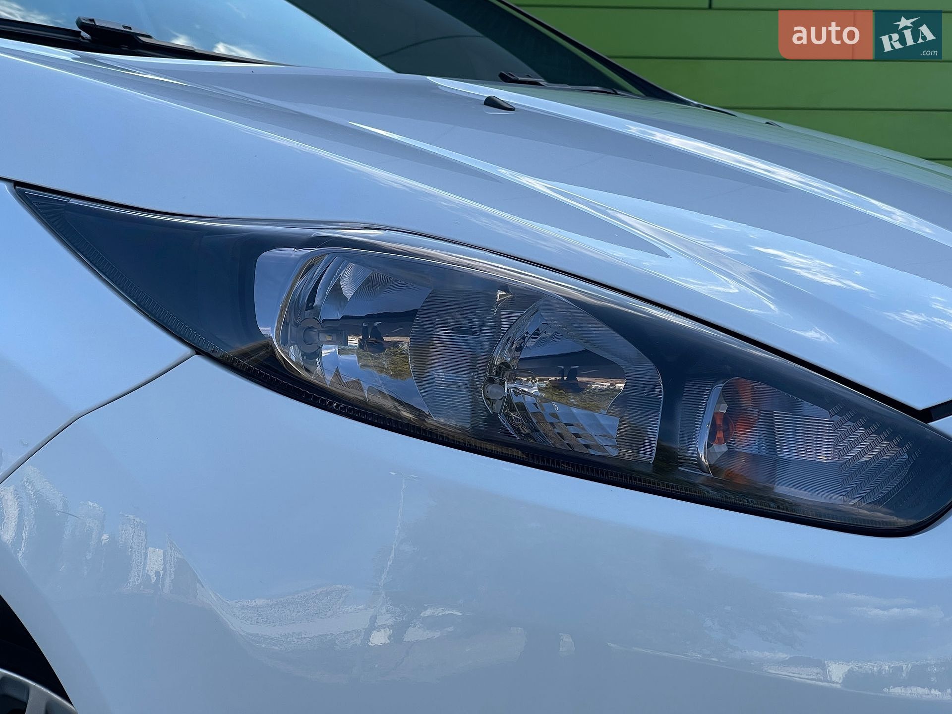 Ford Fiesta 2017 VIN WF0DXXGAKDHM02413 фото оголошення 6 з 37