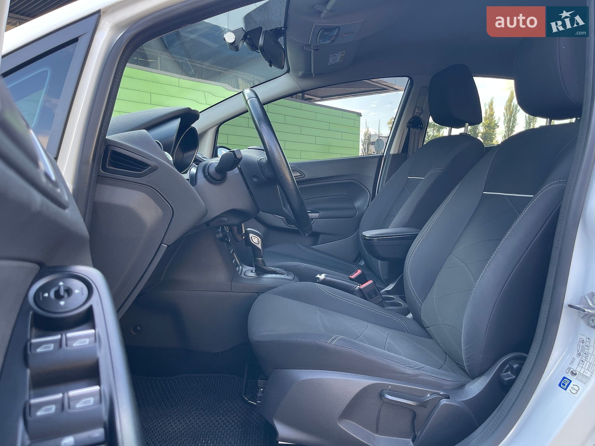Ford Fiesta 2017 VIN WF0DXXGAKDHM02413 фото оголошення 32 з 37