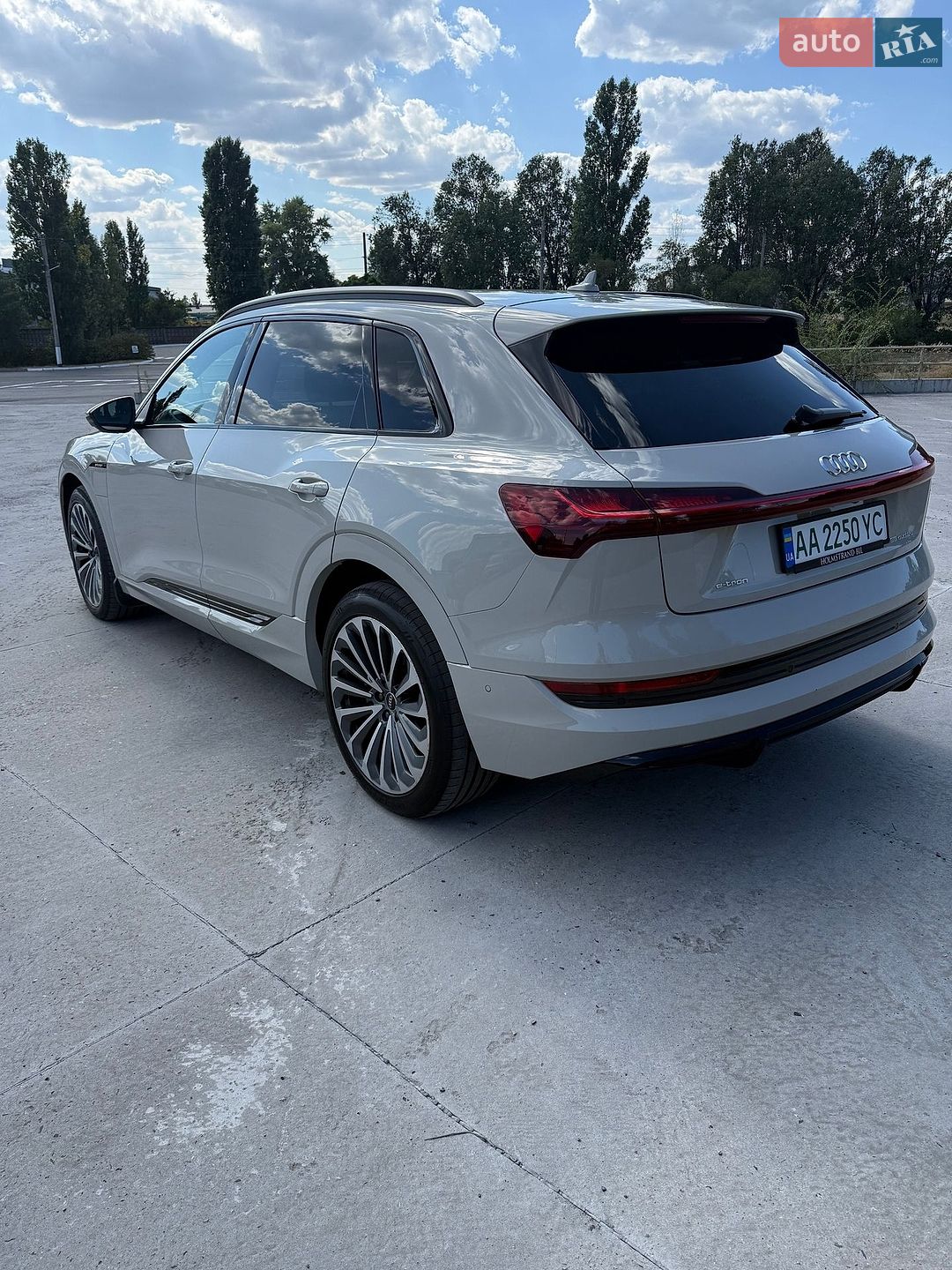 Audi e-tron 2021 VIN WAUZZZGEXMB038779 фото оголошення 6 з 11