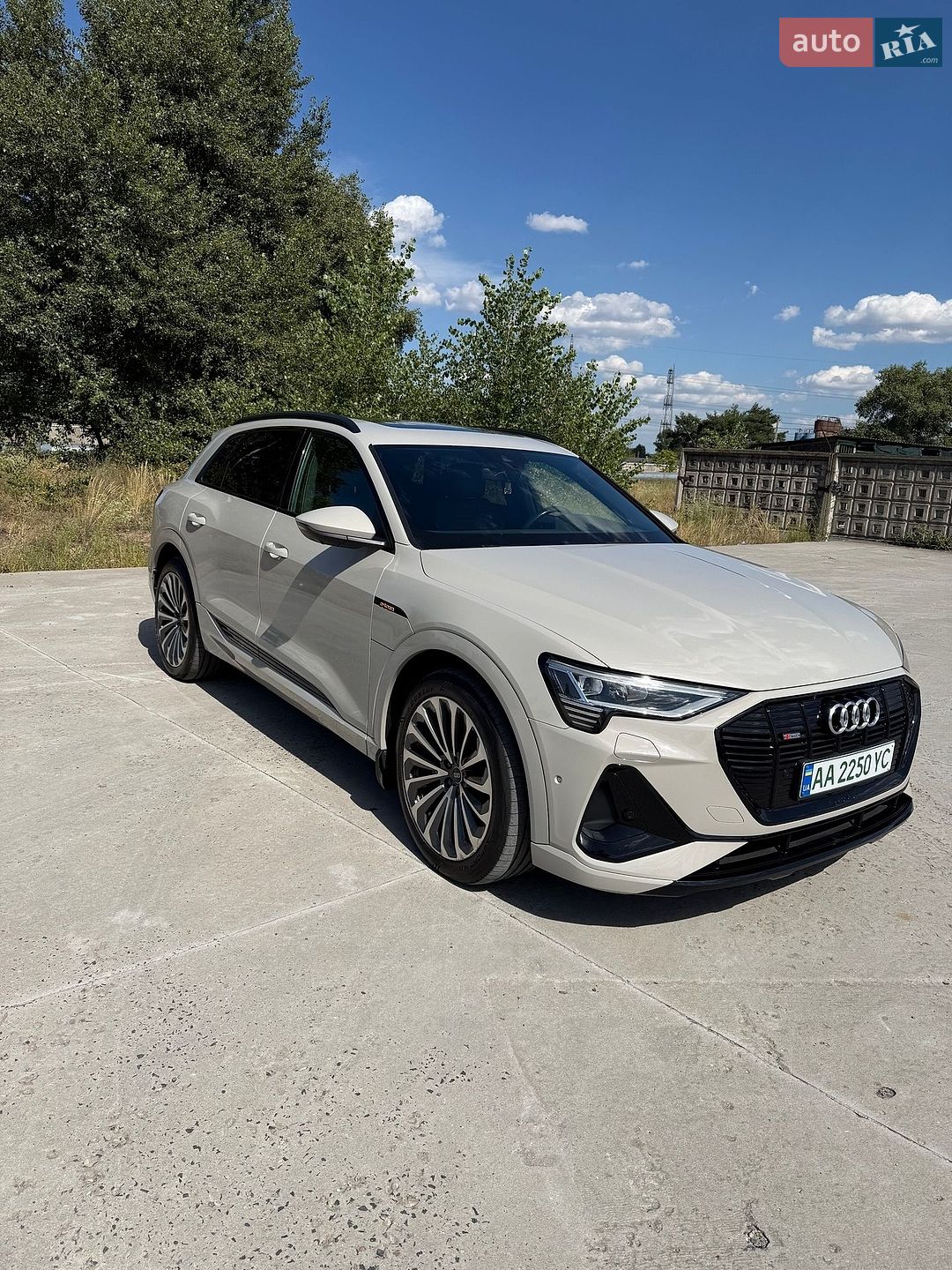 Audi e-tron 2021 VIN WAUZZZGEXMB038779 фото оголошення 4 з 11