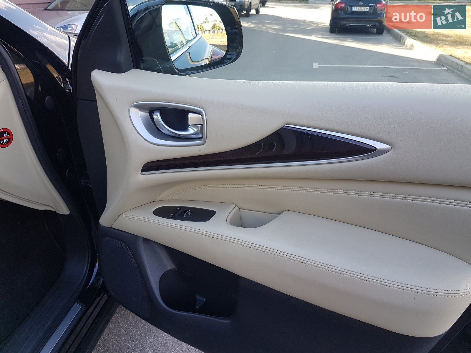 Infiniti QX60 2016 VIN 5N1AL0MM4GC533692 фото оголошення 30 з 44