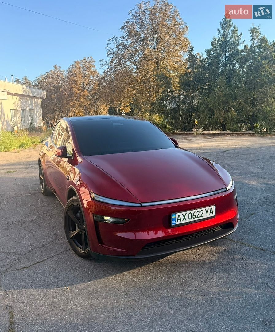Tesla Model Y 2025 VIN 7SAYGDEE5TF329828 фото оголошення 4 з 37