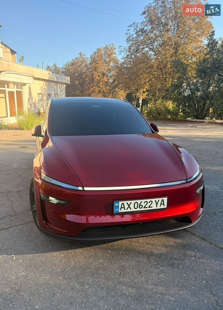 Tesla Model Y 2025 VIN 7SAYGDEE5TF329828 фото оголошення 7 з 37