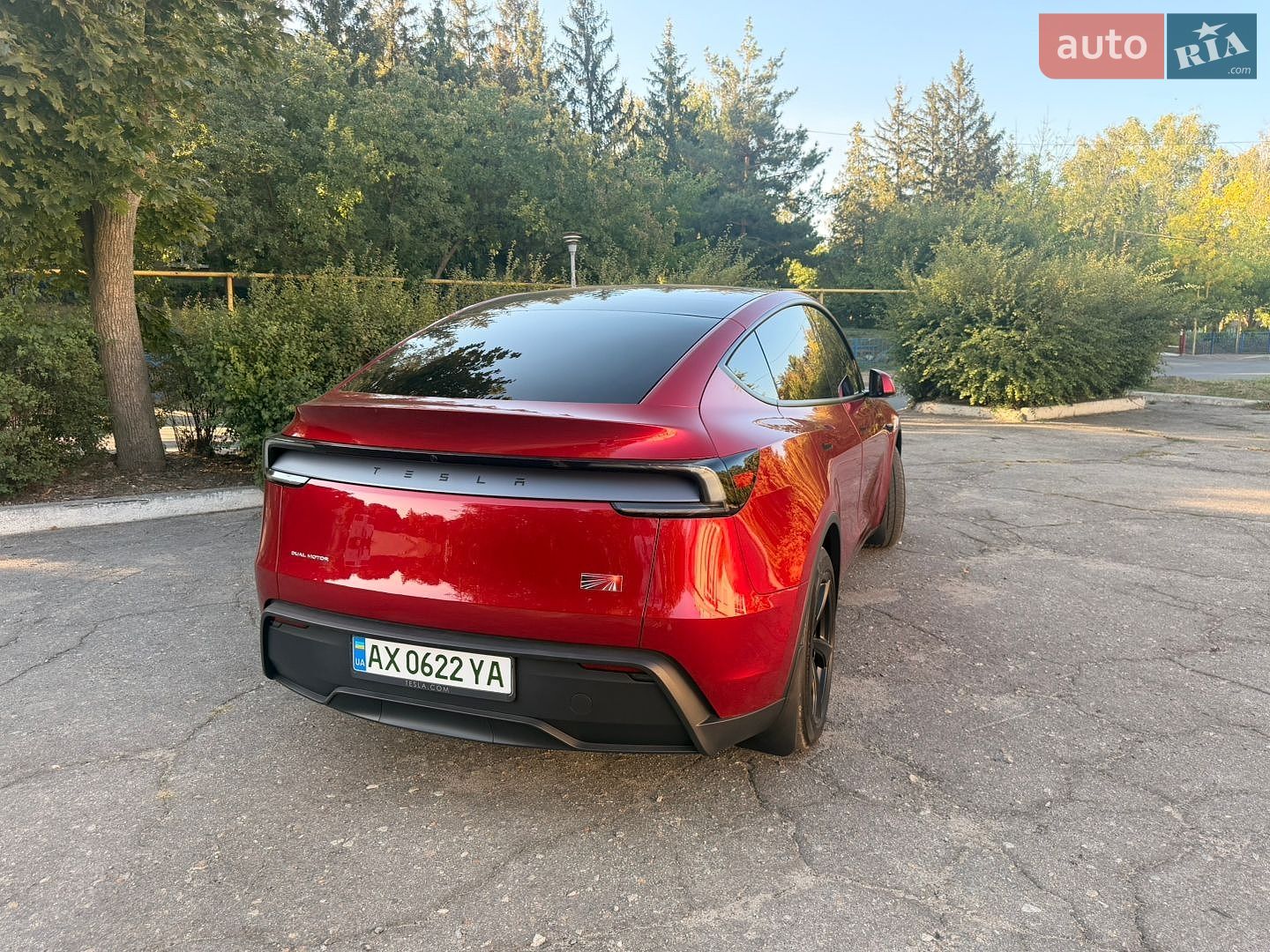Tesla Model Y 2025 VIN 7SAYGDEE5TF329828 фото оголошення 16 з 37