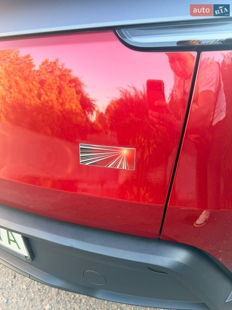 Tesla Model Y 2025 VIN 7SAYGDEE5TF329828 фото оголошення 21 з 37