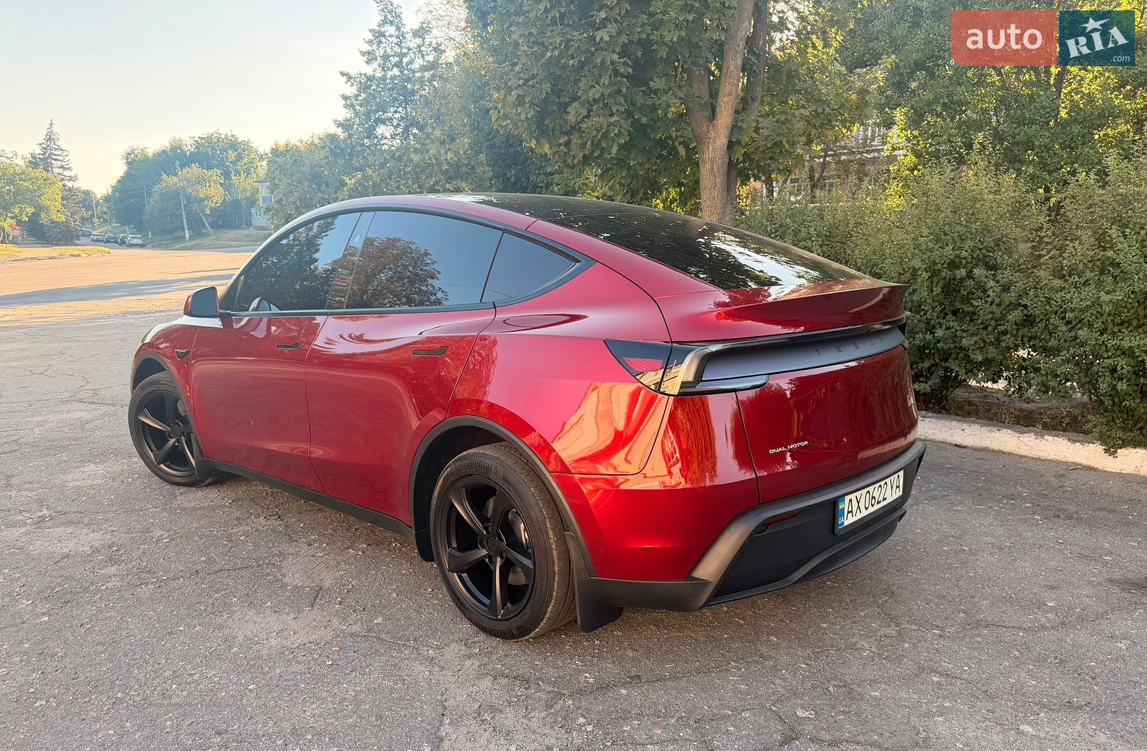 Tesla Model Y 2025 VIN 7SAYGDEE5TF329828 фото оголошення 19 з 37