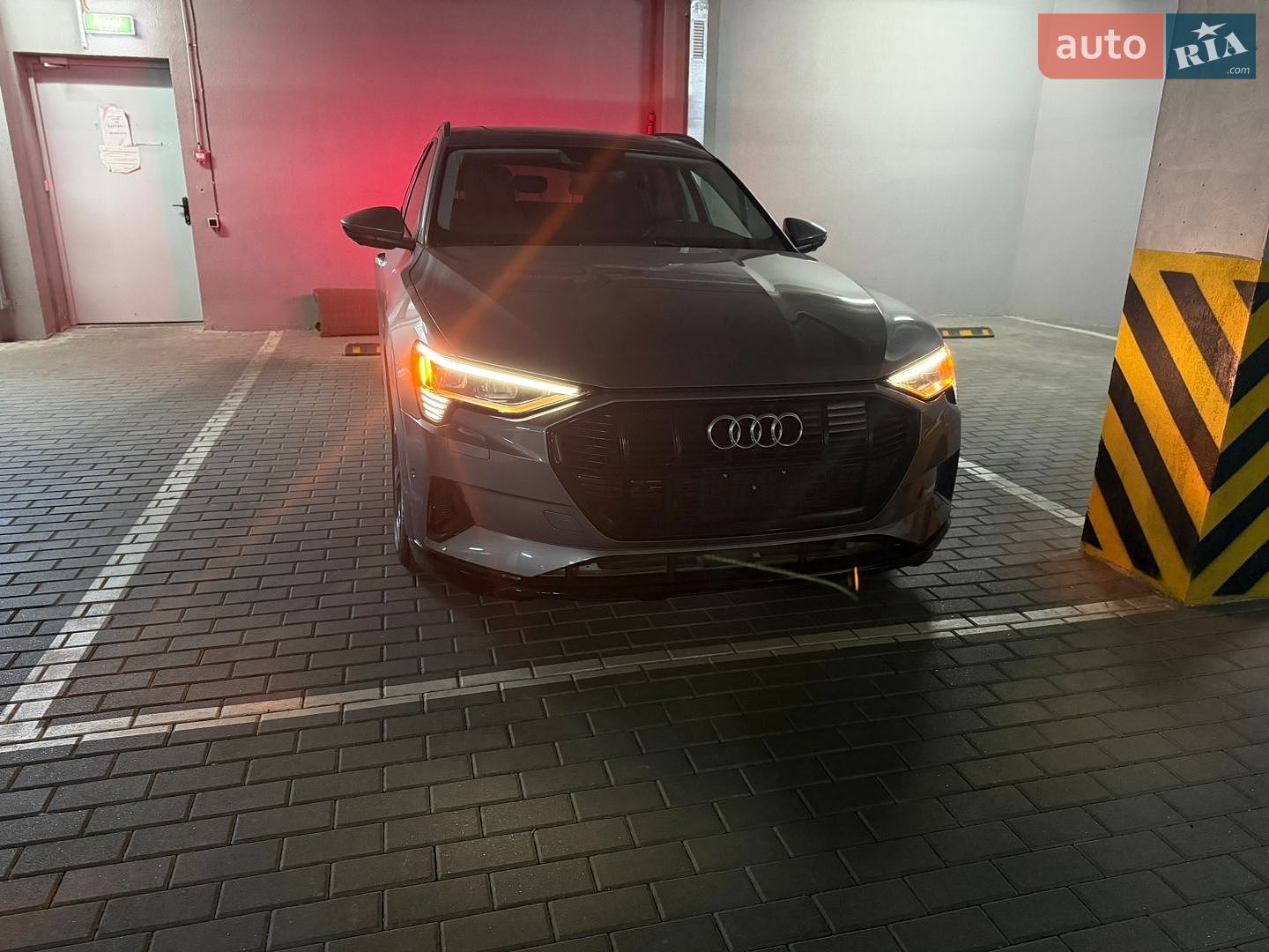 Audi e-tron 2021 VIN WA1AAAGE1MB005625 фото оголошення 5 з 20