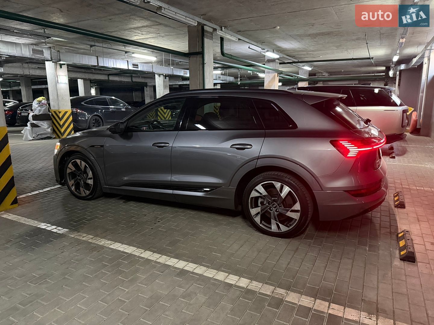 Audi e-tron 2021 VIN WA1AAAGE1MB005625 фото оголошення 6 з 20