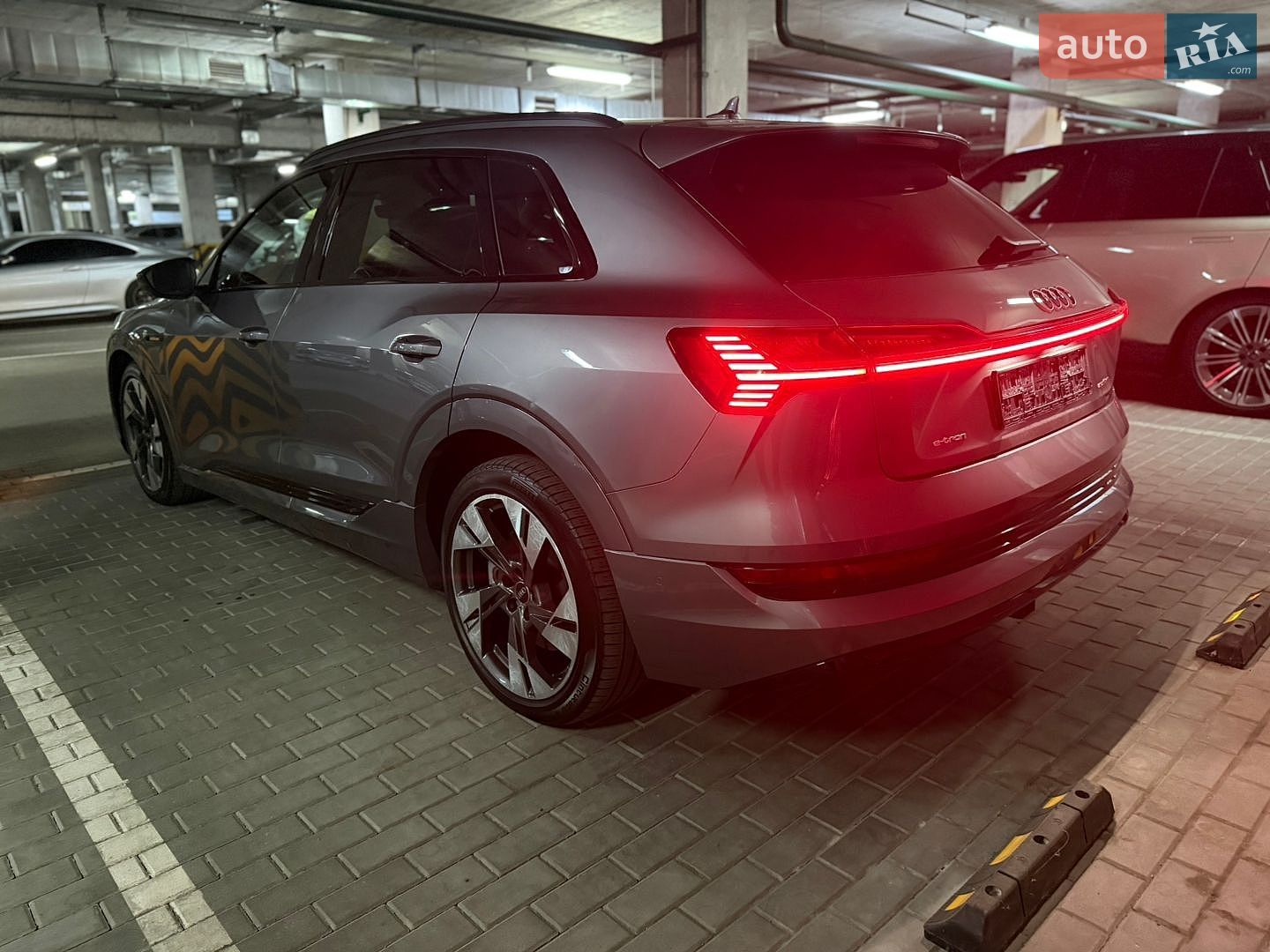 Audi e-tron 2021 VIN WA1AAAGE1MB005625 фото оголошення 10 з 20