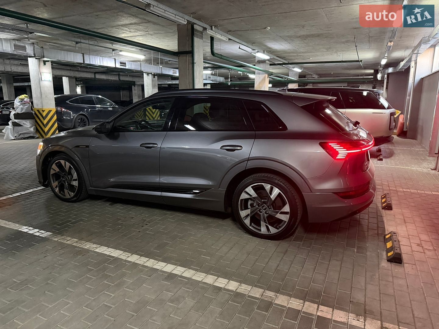 Audi e-tron 2021 VIN WA1AAAGE1MB005625 фото оголошення 11 з 20