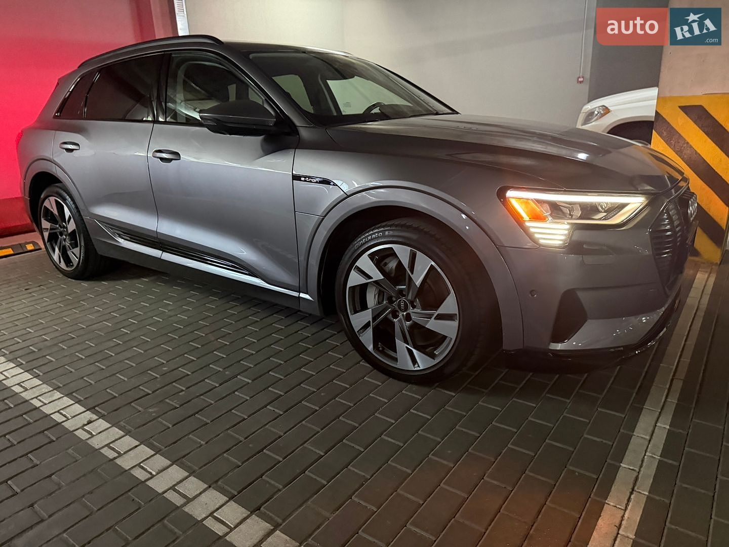 Audi e-tron 2021 VIN WA1AAAGE1MB005625 фото оголошення 13 з 20