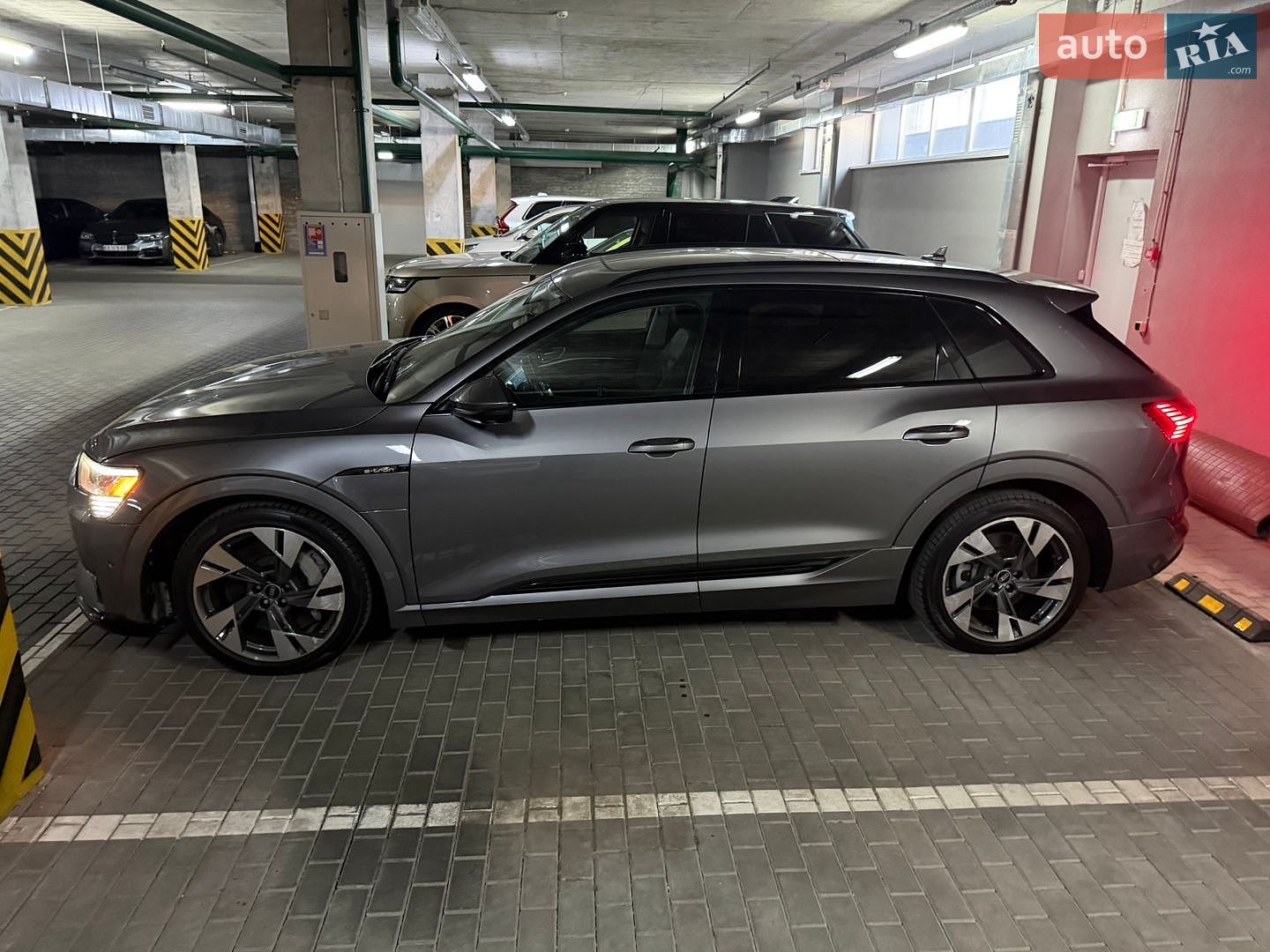 Audi e-tron 2021 VIN WA1AAAGE1MB005625 фото оголошення 18 з 20