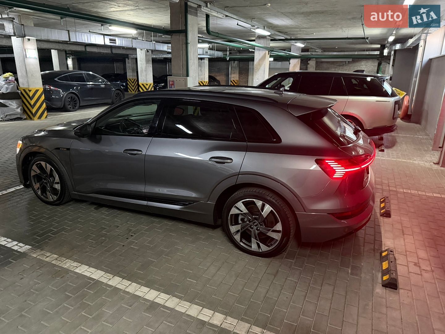 Audi e-tron 2021 VIN WA1AAAGE1MB005625 фото оголошення 19 з 20