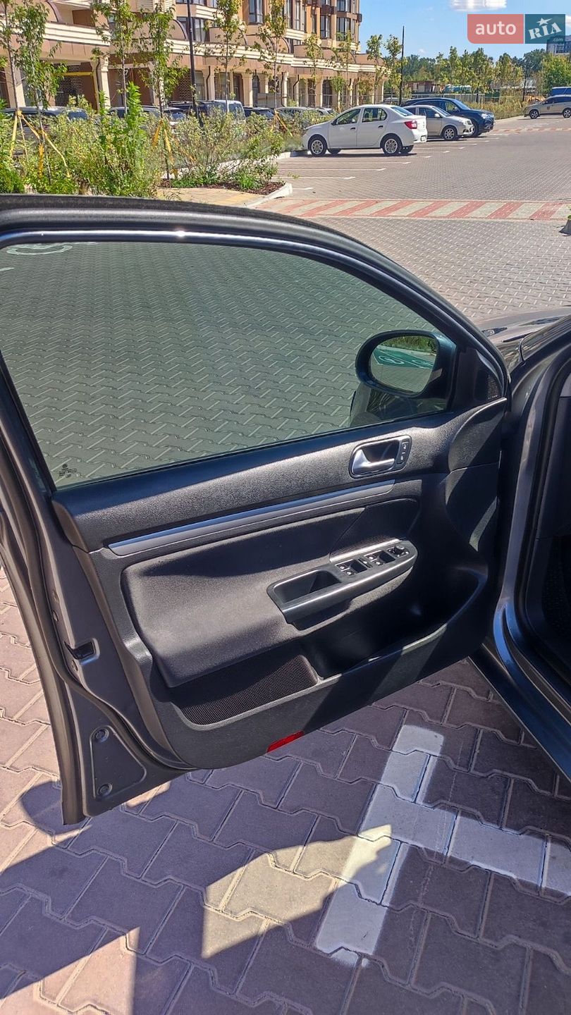 Volkswagen Golf 2011 VIN WVWZZZ1KZBM687857 фото оголошення 18 з 52
