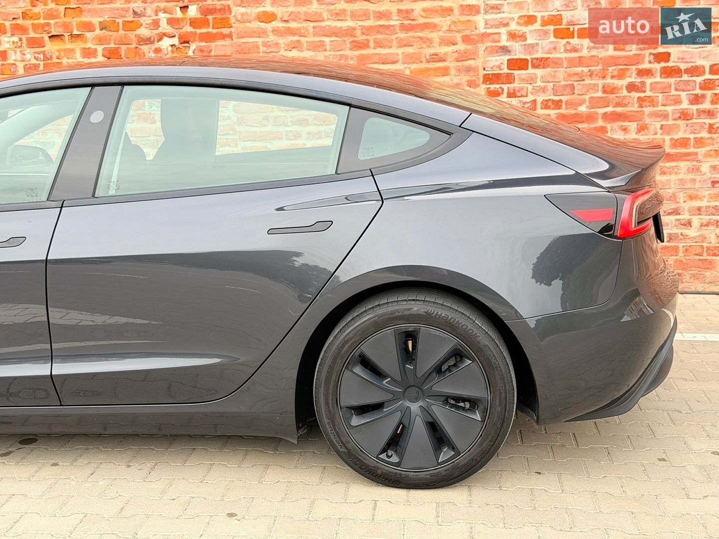 Tesla Model 3 2024 VIN 5YJ3E1EB9RF834751 фото оголошення 17 з 61