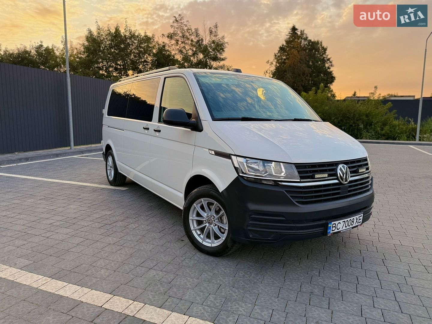Volkswagen Transporter 2019 VIN WV1ZZZ7HZLH014358 фото оголошення 10 з 54