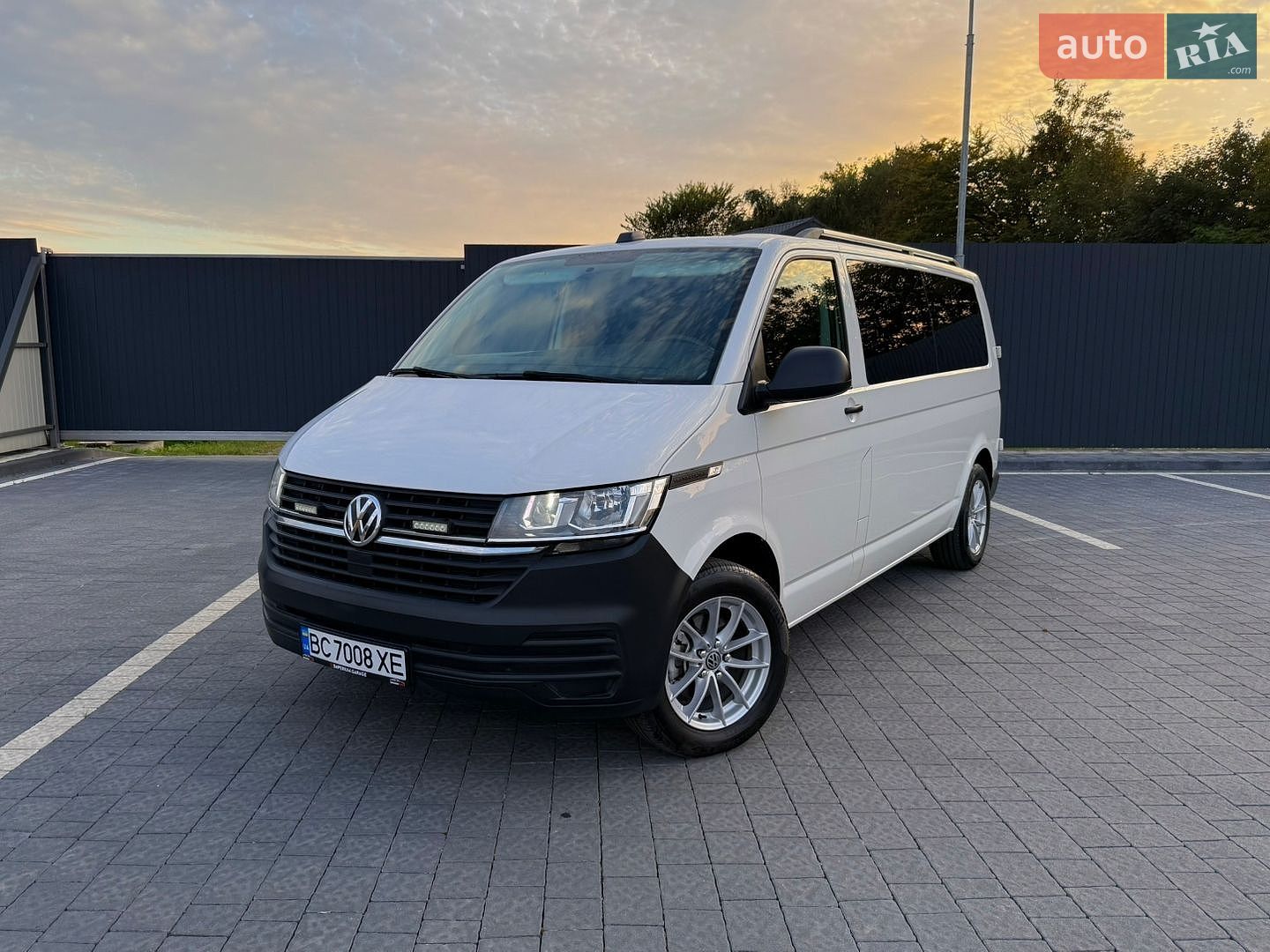 Volkswagen Transporter 2019 VIN WV1ZZZ7HZLH014358 фото оголошення 12 з 54