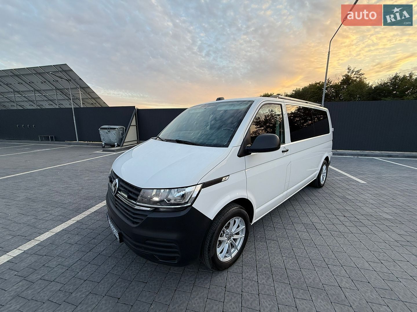 Volkswagen Transporter 2019 VIN WV1ZZZ7HZLH014358 фото оголошення 16 з 54