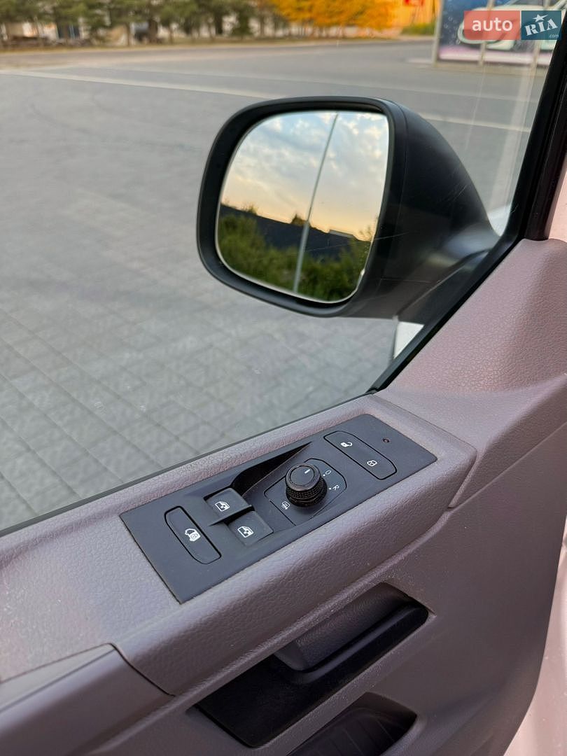 Volkswagen Transporter 2019 VIN WV1ZZZ7HZLH014358 фото оголошення 49 з 54