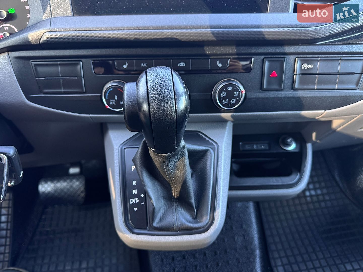 Volkswagen Transporter 2020 VIN WV1ZZZ7HZLH006389 фото оголошення 17 з 43