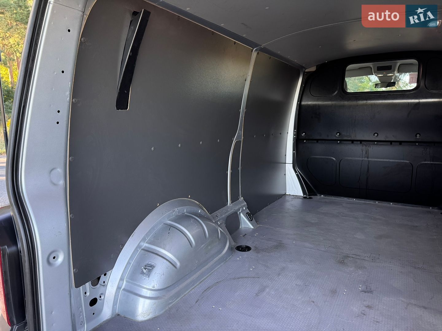 Volkswagen Transporter 2020 VIN WV1ZZZ7HZLH006389 фото оголошення 24 з 43