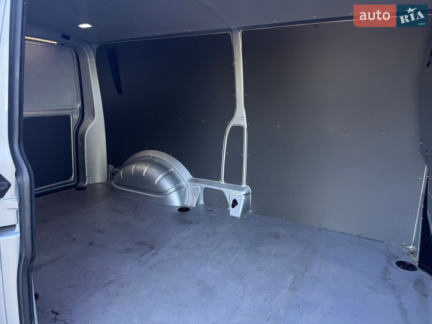 Volkswagen Transporter 2020 VIN WV1ZZZ7HZLH006389 фото оголошення 30 з 43