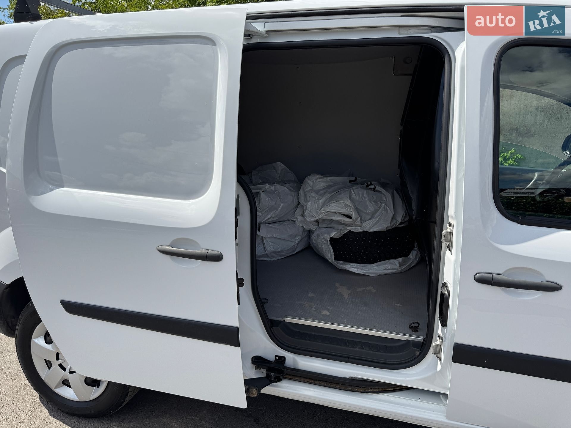 Renault Kangoo 2018 VIN VF1FWEZHC60643087 фото оголошення 29 з 41
