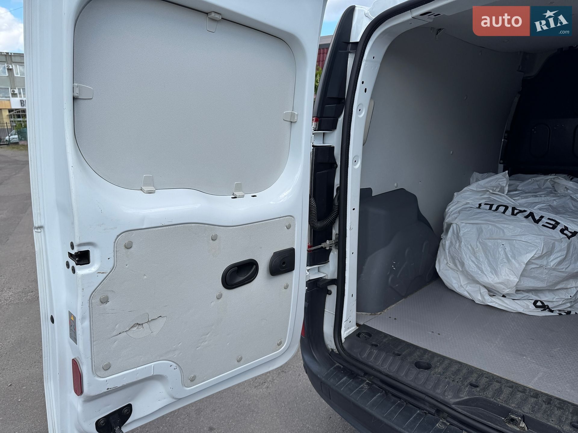 Renault Kangoo 2018 VIN VF1FWEZHC60643087 фото оголошення 37 з 41
