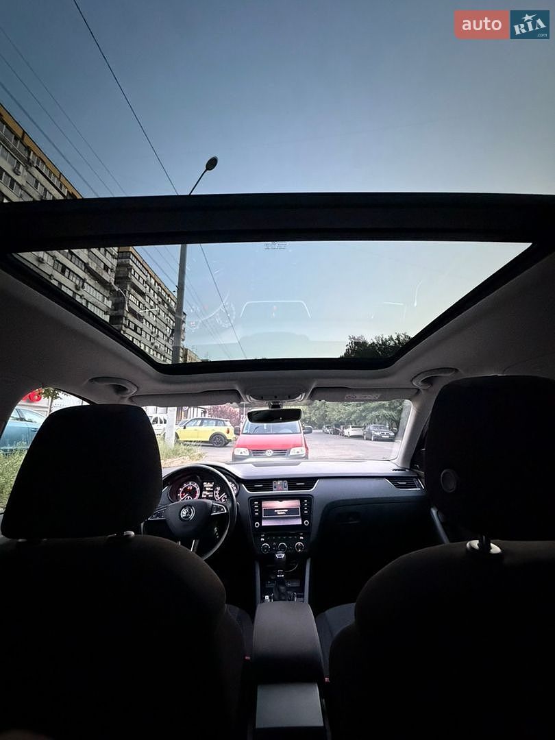 Skoda Octavia 2019 VIN TMBJD8NE4KB007391 фото оголошення 2 з 16