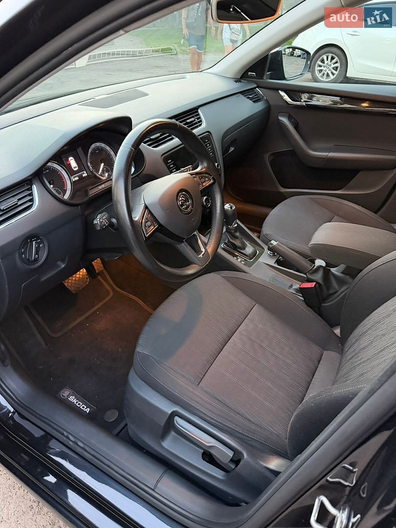 Skoda Octavia 2019 VIN TMBJD8NE4KB007391 фото оголошення 10 з 16