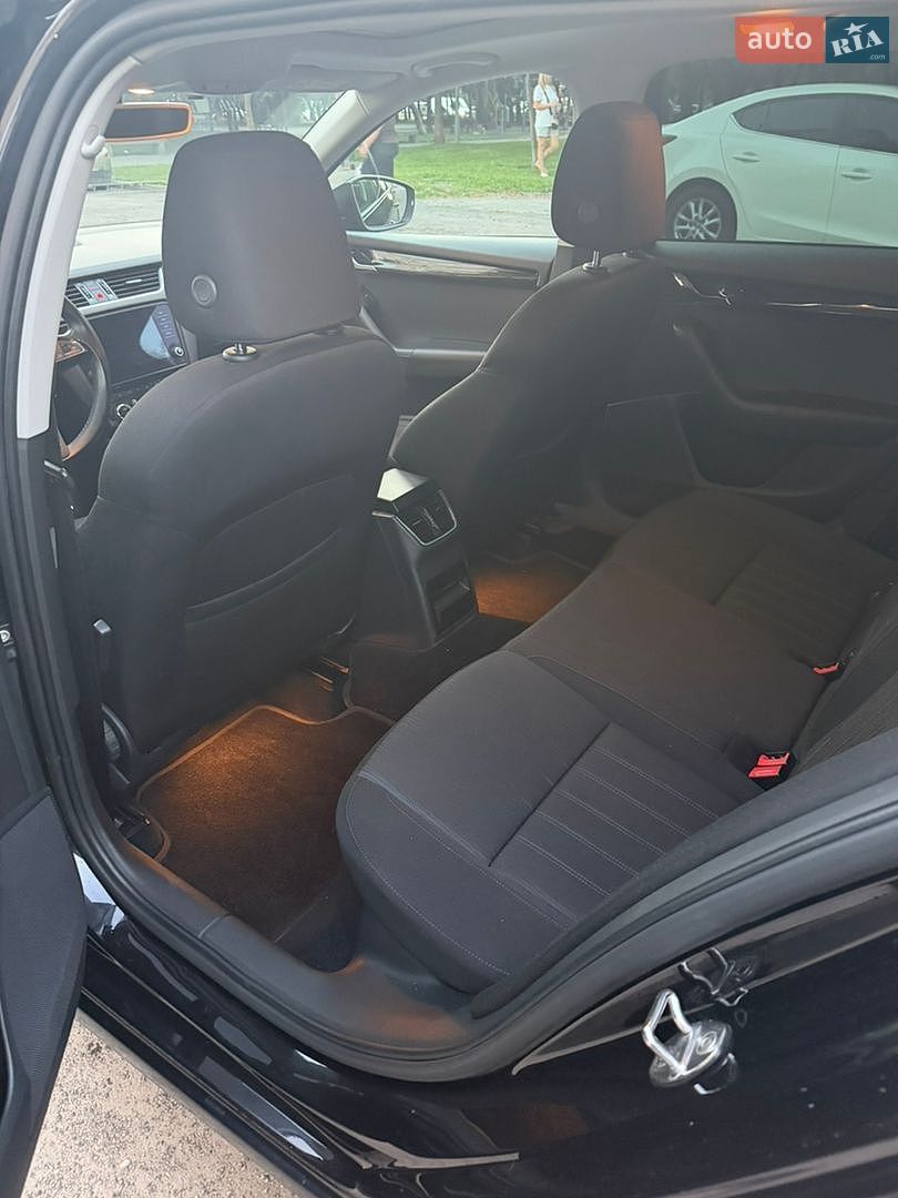 Skoda Octavia 2019 VIN TMBJD8NE4KB007391 фото оголошення 11 з 16