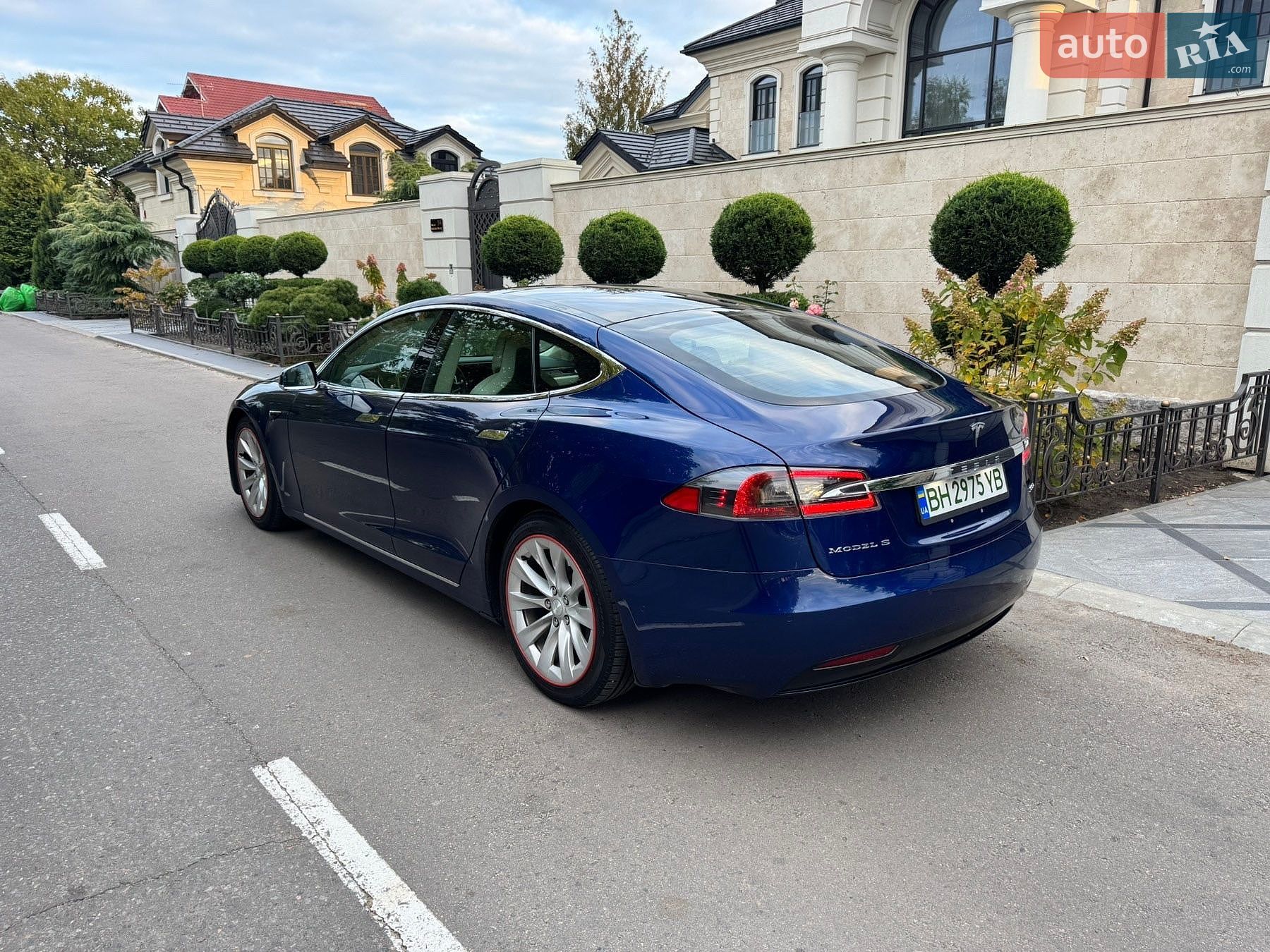 Tesla Model S 2017 VIN 5YJSA1E29HF217288 фото оголошення 7 з 14