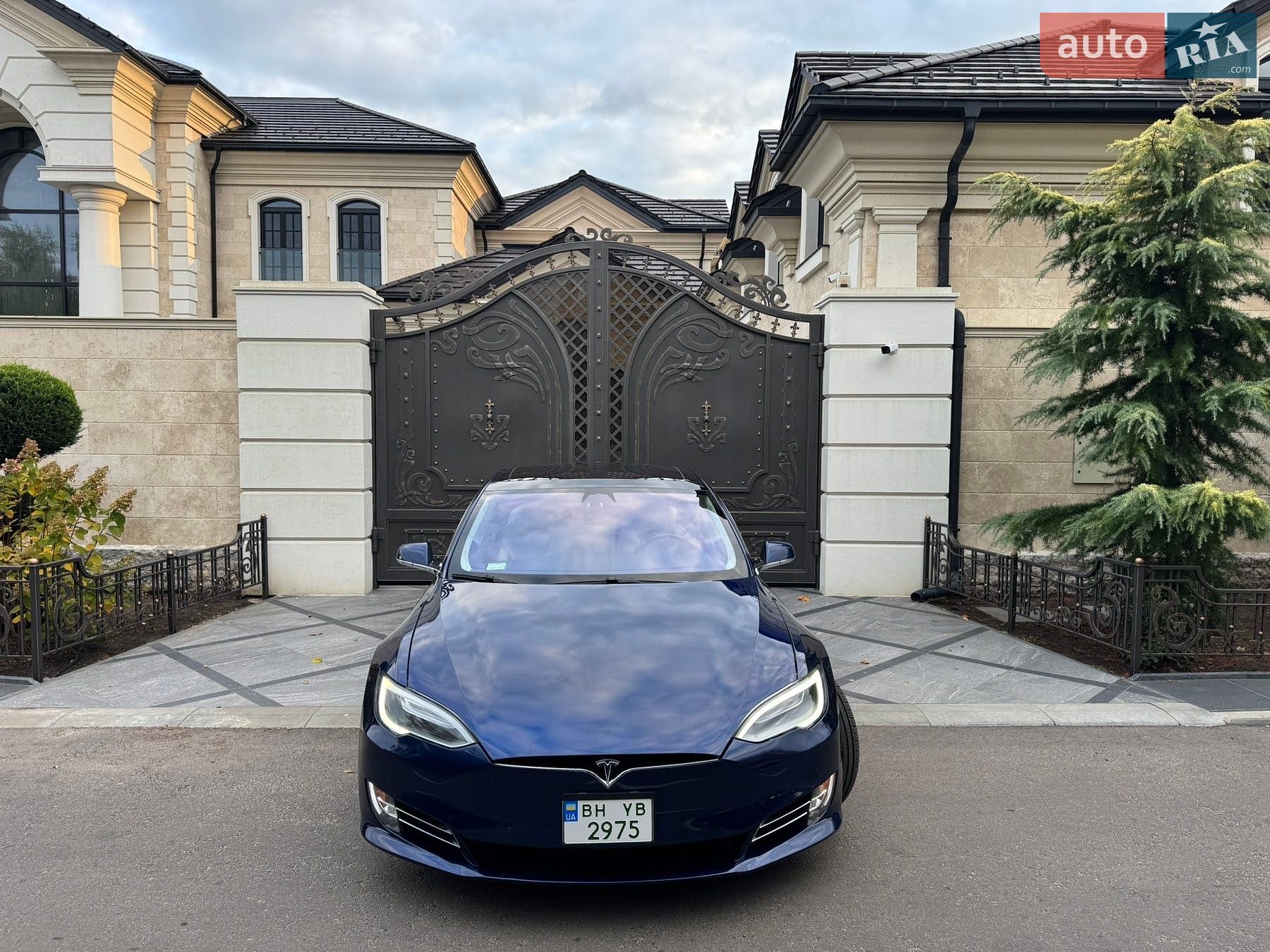 Tesla Model S 2017 VIN 5YJSA1E29HF217288 фото оголошення 9 з 14