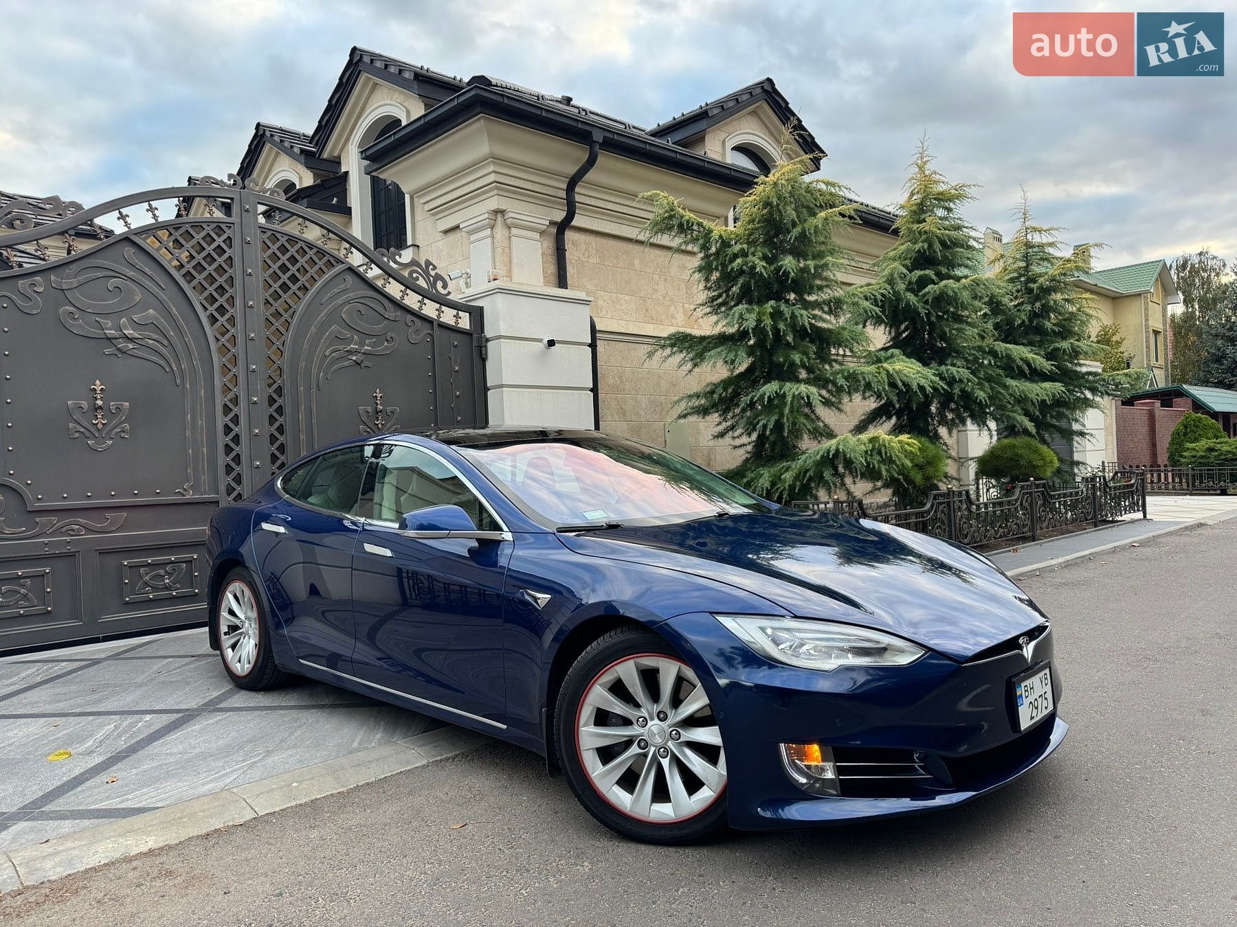 Tesla Model S 2017 VIN 5YJSA1E29HF217288 фото оголошення 10 з 14