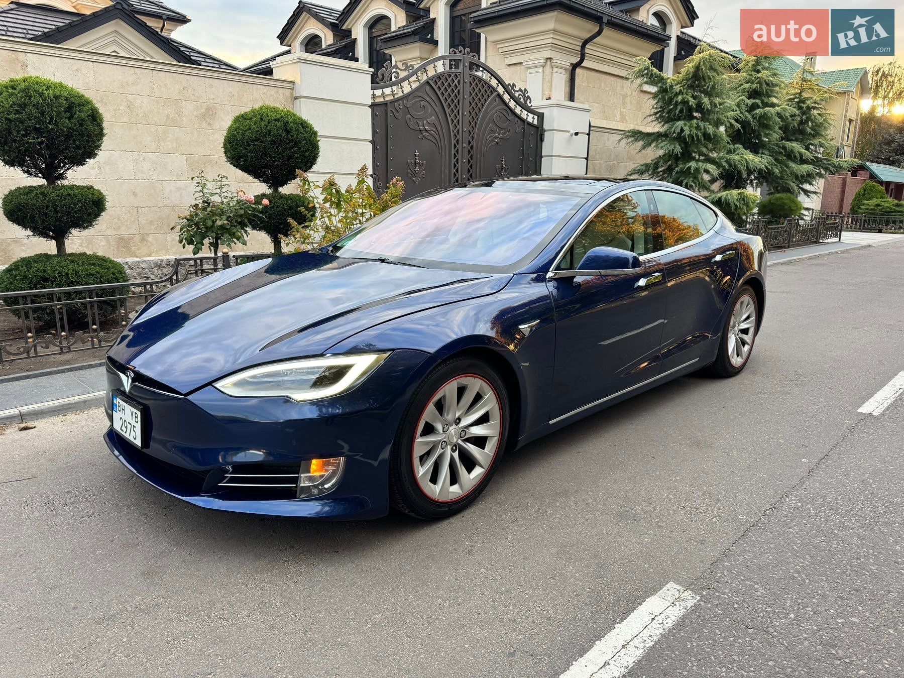 Tesla Model S 2017 VIN 5YJSA1E29HF217288 фото оголошення 8 з 14