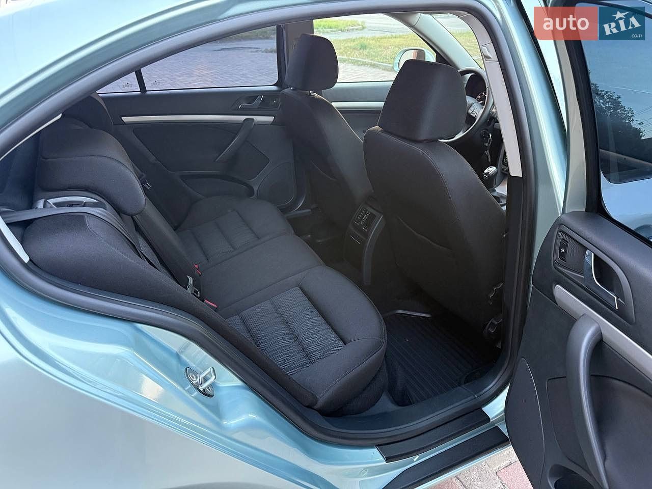 Skoda Octavia 2012 VIN TMBBK41Z3DB152310 фото оголошення 63 з 91