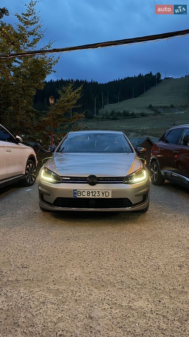 Volkswagen e-Golf 2017 VIN WVWZZZAUZJW903349 фото оголошення 2 з 14